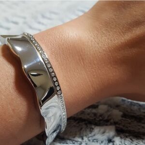 Lia Sophia Women's Medium Ruffle Stretch Stack Bracelet Cut Crystals Rhodium